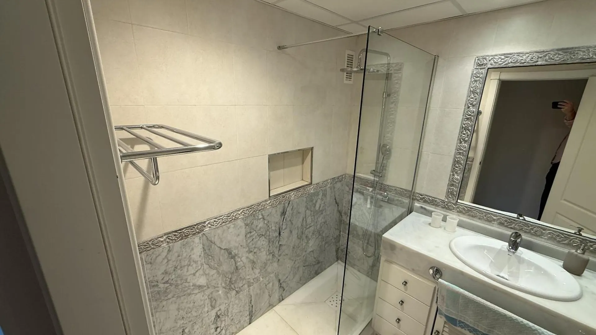 Modern 2 Bedroom Apartment - Hacienda Del Sol Estepona 0*,  Spain