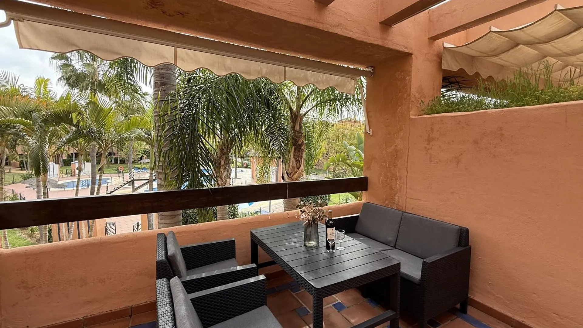 Modern 2 Bedroom Apartment - Hacienda Del Sol Estepona